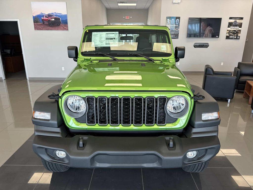 new 2025 Jeep Wrangler car, priced at $37,250