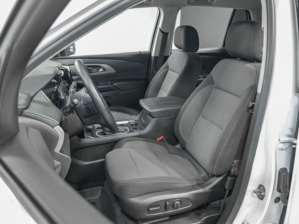 used 2021 Chevrolet Traverse car, priced at $23,990