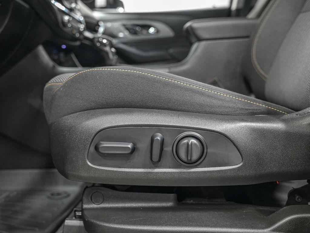 used 2021 Chevrolet Traverse car, priced at $23,990