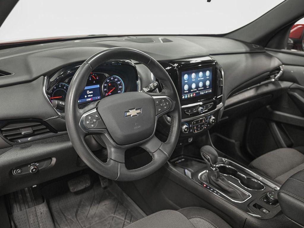 used 2023 Chevrolet Traverse car, priced at $31,498