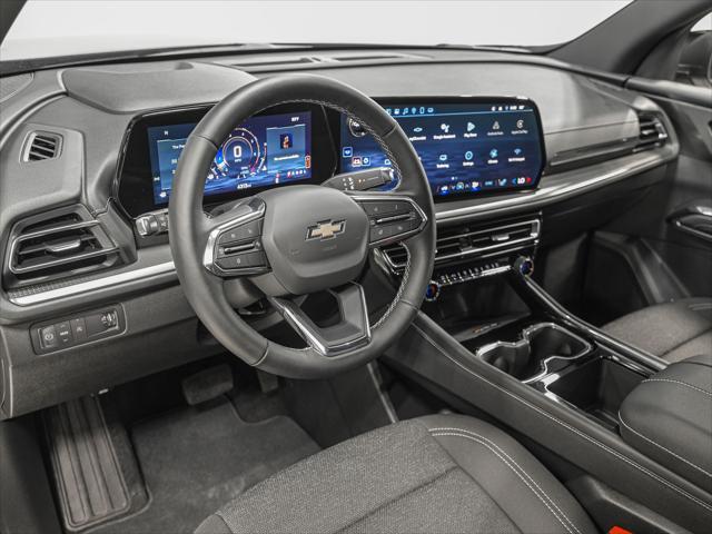 used 2025 Chevrolet Traverse car, priced at $41,990