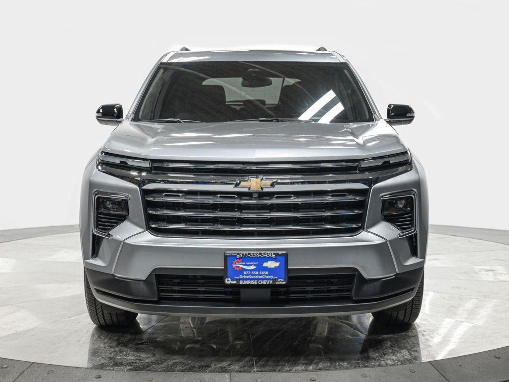used 2025 Chevrolet Traverse car, priced at $39,990