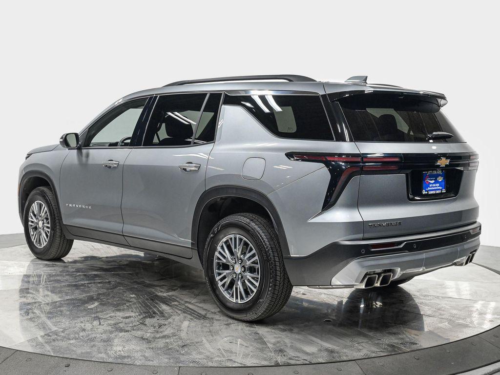 used 2025 Chevrolet Traverse car, priced at $39,990