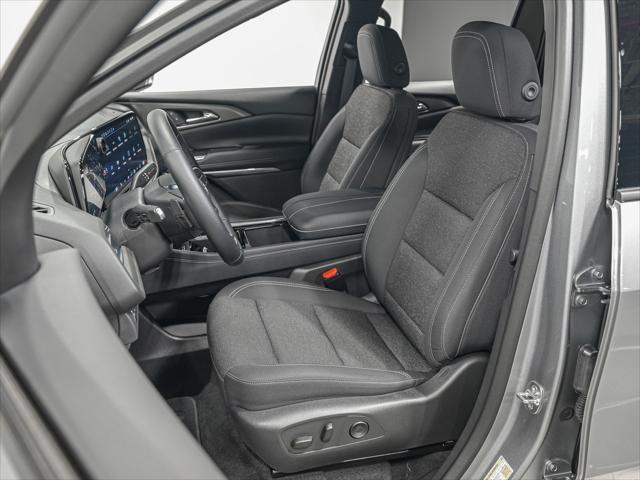 used 2025 Chevrolet Traverse car, priced at $41,990