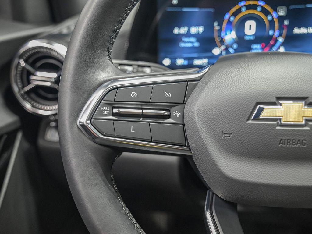 used 2025 Chevrolet Equinox car, priced at $29,450