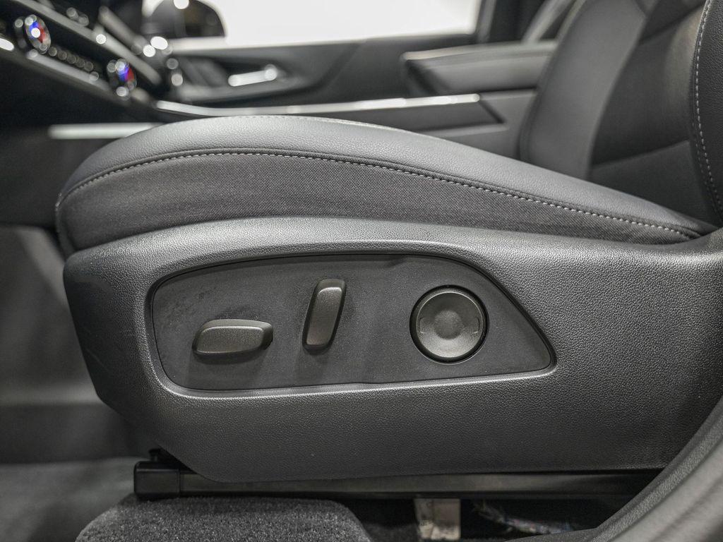 used 2025 Chevrolet Equinox car, priced at $29,450