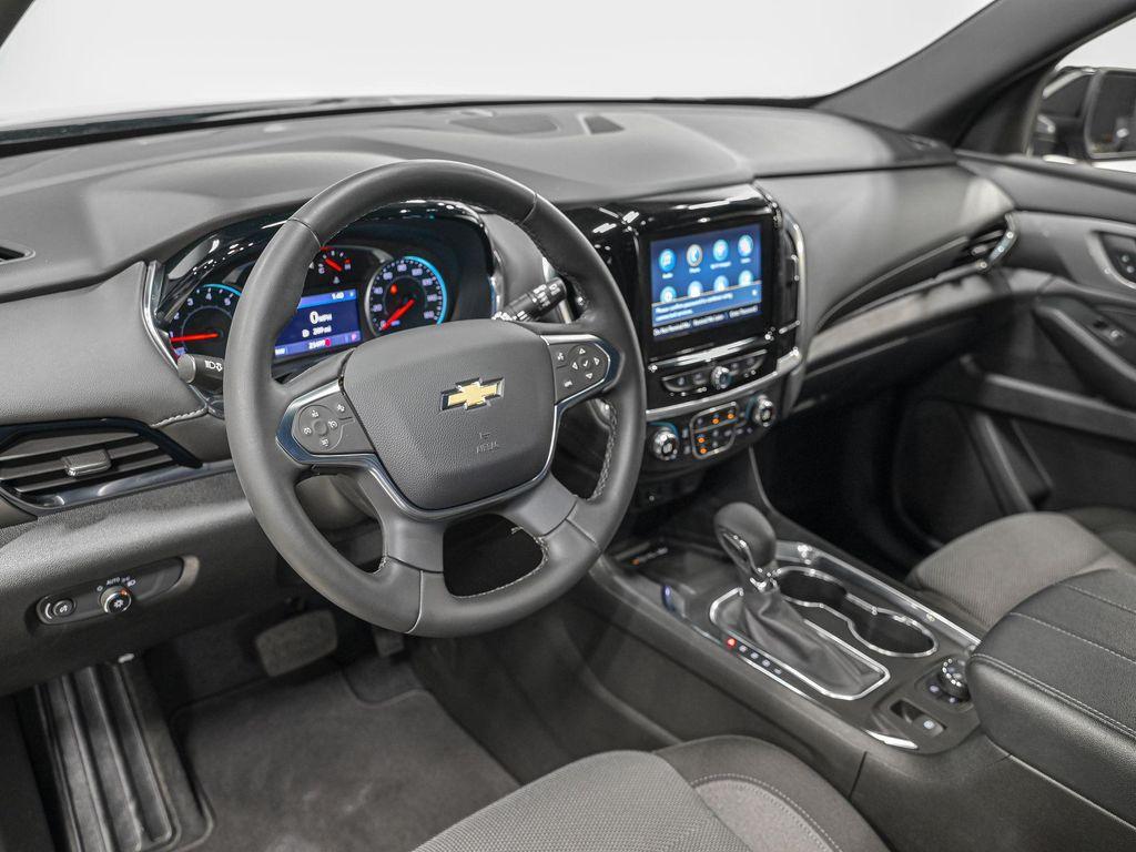 used 2023 Chevrolet Traverse car, priced at $27,990