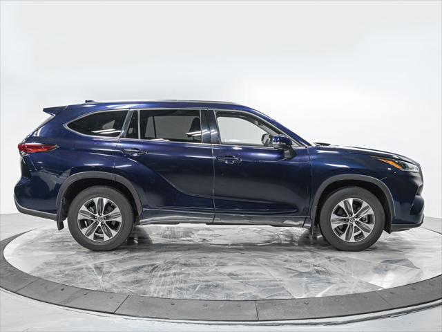 used 2021 Toyota Highlander car, priced at $33,450