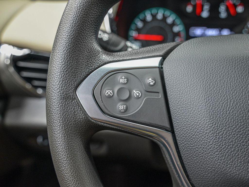 used 2023 Chevrolet Traverse car, priced at $26,890