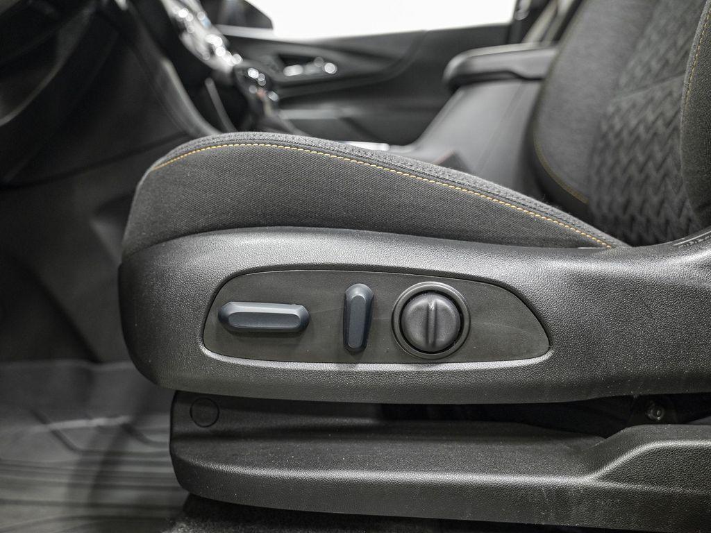 used 2023 Chevrolet Equinox car, priced at $21,828