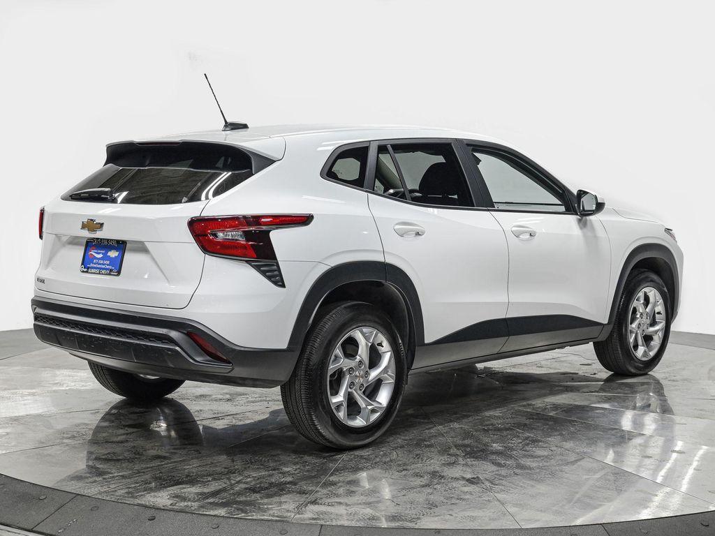used 2024 Chevrolet Trax car, priced at $20,990