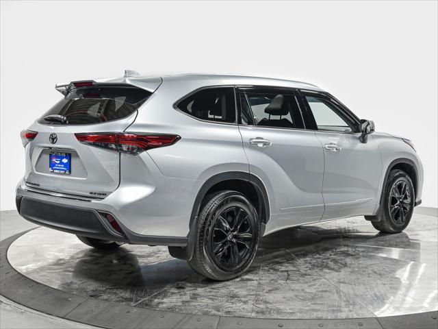 used 2022 Toyota Highlander car, priced at $36,740