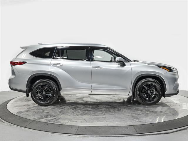 used 2022 Toyota Highlander car, priced at $36,740