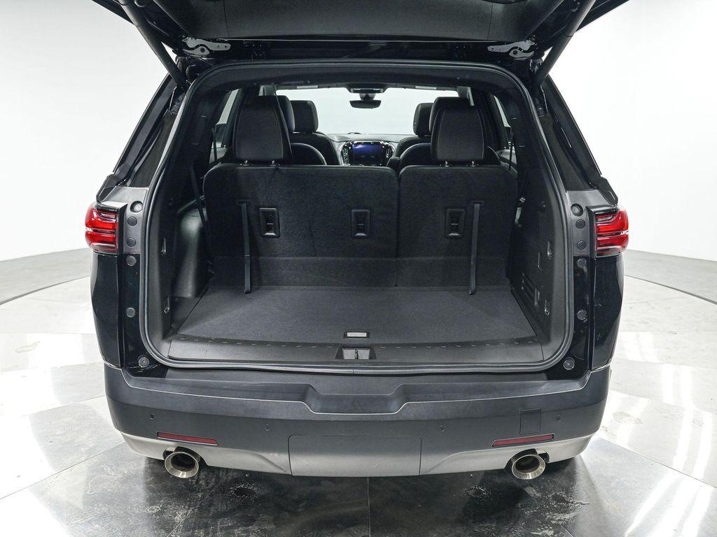 used 2022 Chevrolet Traverse car, priced at $28,450