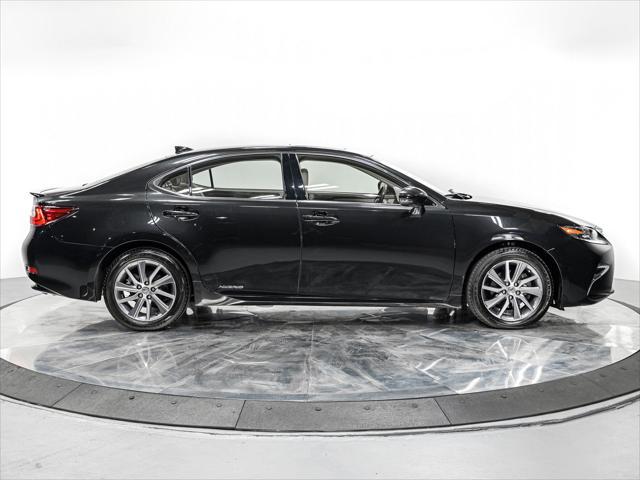 used 2018 Lexus ES 300h car, priced at $22,890