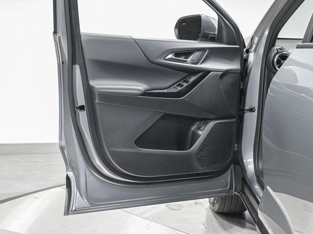 used 2025 Chevrolet Equinox car, priced at $28,990