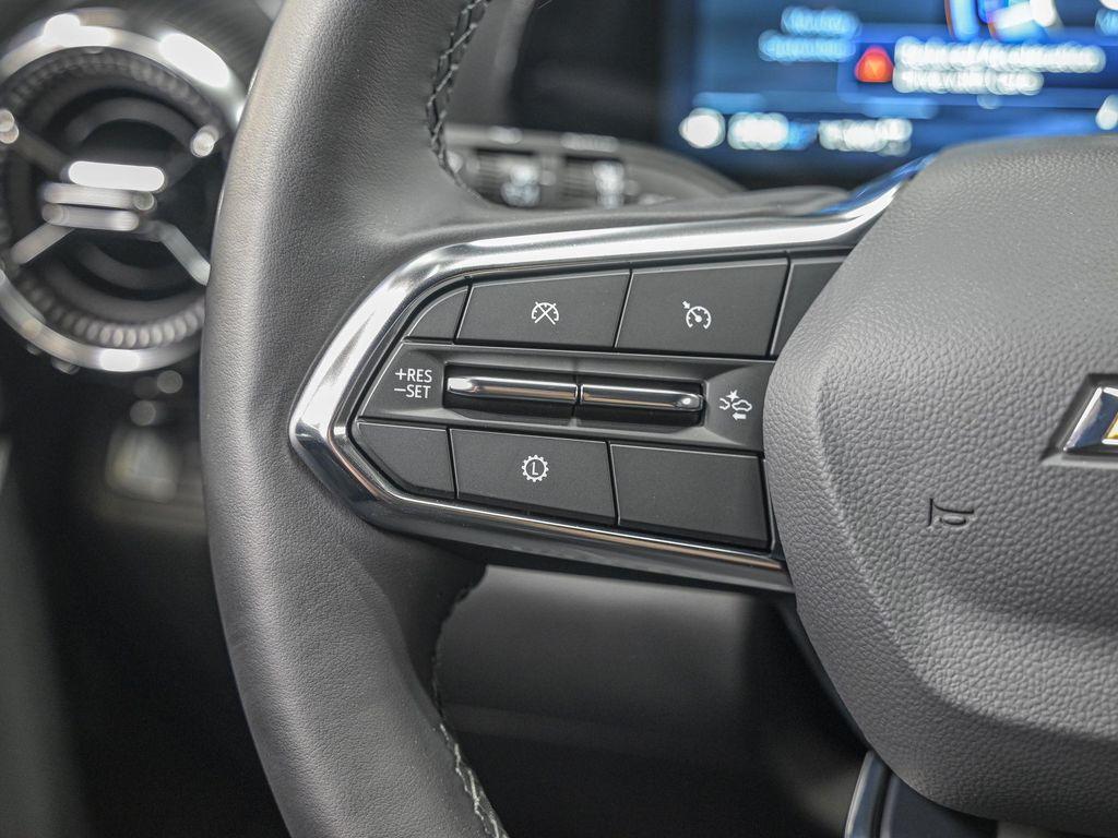 used 2025 Chevrolet Equinox car, priced at $28,990