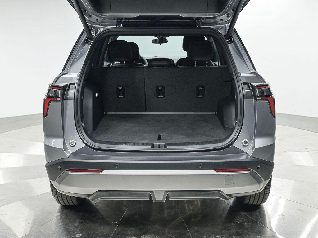 used 2025 Chevrolet Equinox car, priced at $28,990