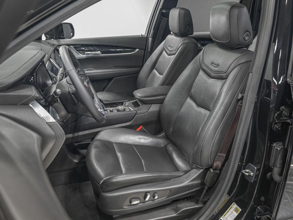 used 2023 Cadillac XT6 car, priced at $30,222