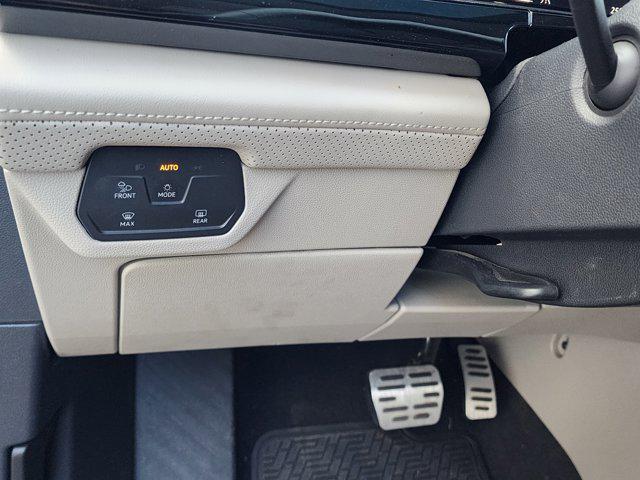 used 2024 Volkswagen Atlas car, priced at $40,495