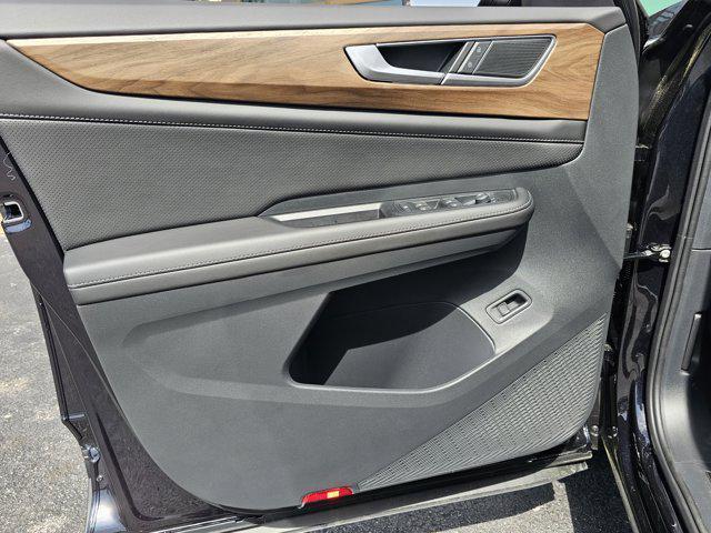 new 2025 Volkswagen Atlas car, priced at $45,656