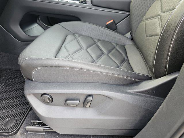 new 2025 Volkswagen Atlas car, priced at $45,656