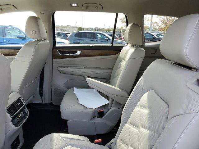 new 2025 Volkswagen Atlas car, priced at $44,716