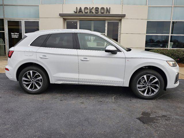 new 2025 Audi Q5 car, priced at $56,185