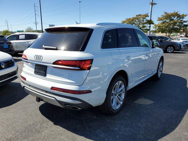 new 2025 Audi Q7 car, priced at $75,655