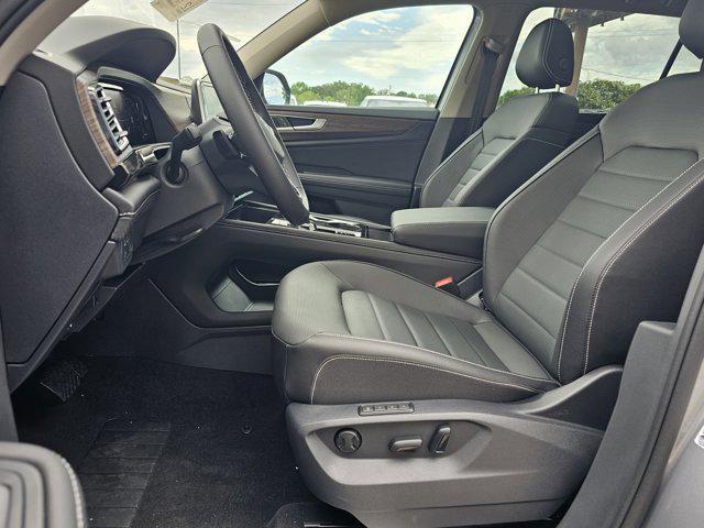 new 2025 Volkswagen Atlas car, priced at $48,351