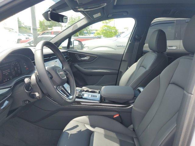 new 2025 Audi Q7 car, priced at $67,450