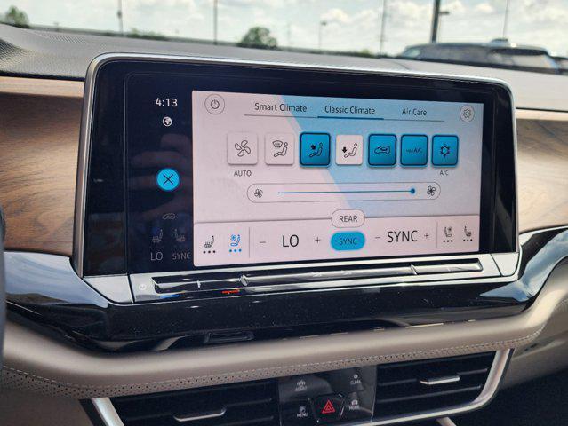 new 2025 Volkswagen Atlas car, priced at $44,726