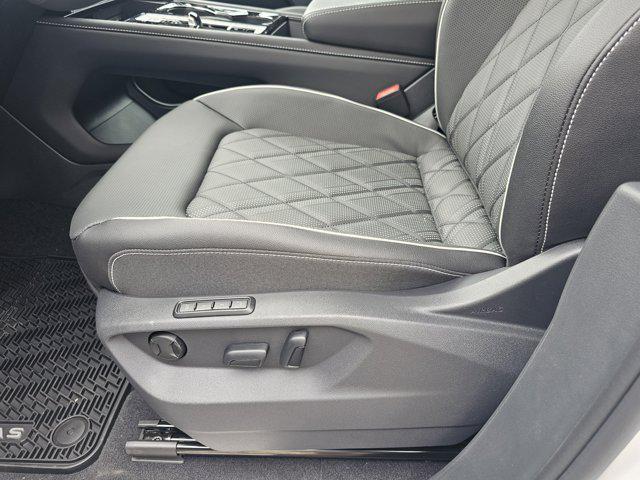 new 2025 Volkswagen Atlas car, priced at $57,006