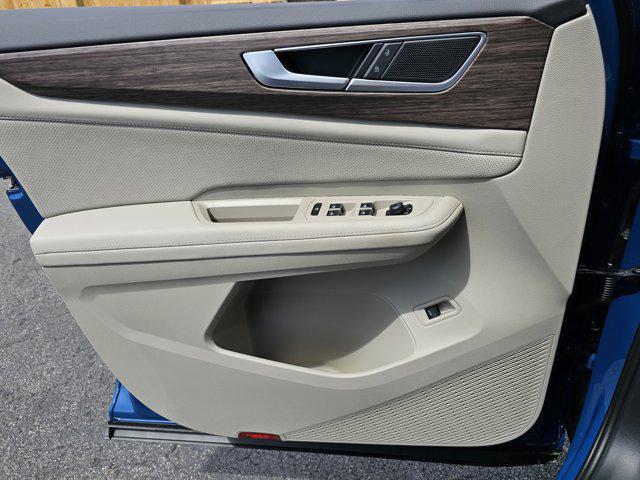 new 2025 Volkswagen Atlas car, priced at $50,351