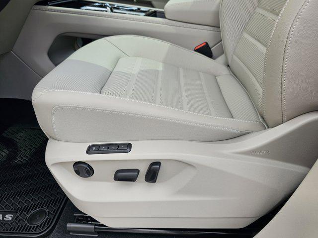 new 2025 Volkswagen Atlas car, priced at $50,351