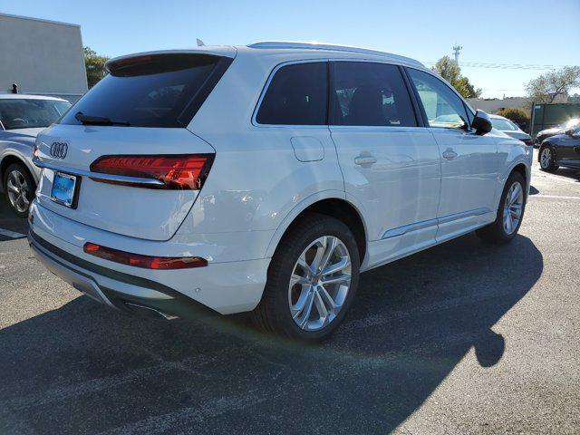 new 2025 Audi Q7 car, priced at $84,605