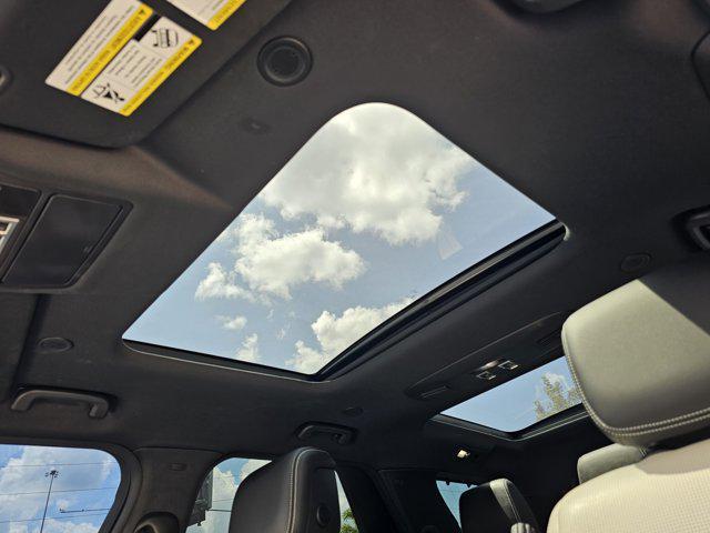 used 2023 Land Rover Discovery car, priced at $43,894