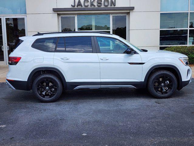 new 2025 Volkswagen Atlas car, priced at $49,076
