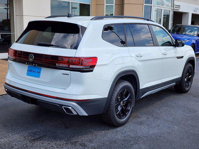 new 2025 Volkswagen Atlas car, priced at $49,076