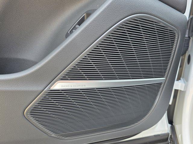 new 2025 Audi Q7 car, priced at $67,355
