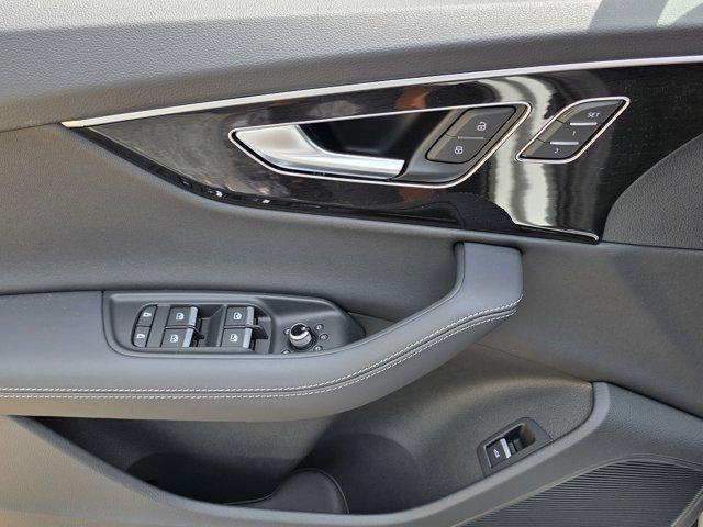 new 2025 Audi Q7 car, priced at $67,355