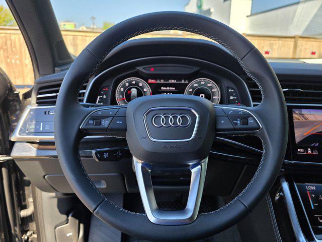 new 2025 Audi Q7 car, priced at $72,570