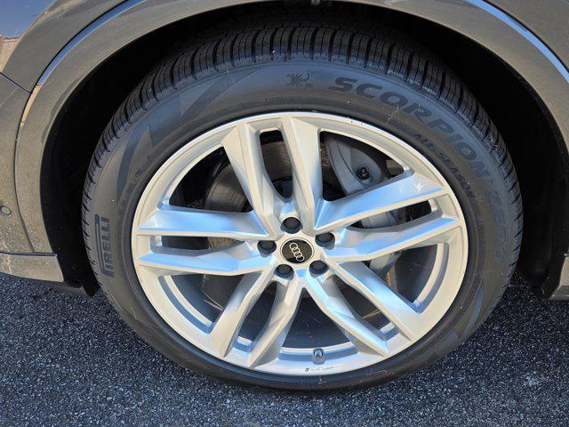 new 2025 Audi Q7 car, priced at $72,570