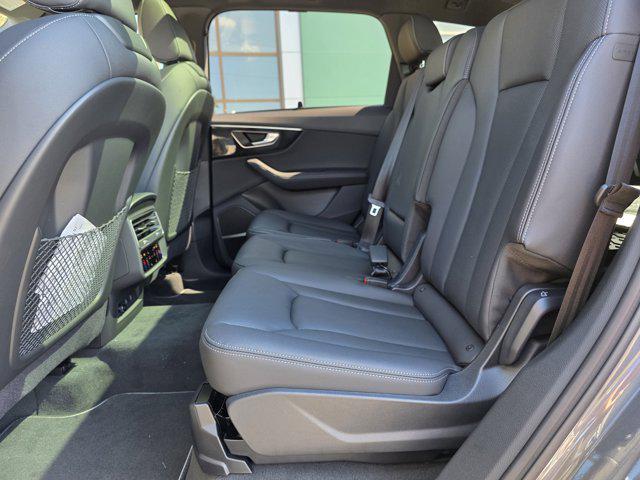 new 2025 Audi Q7 car, priced at $72,570