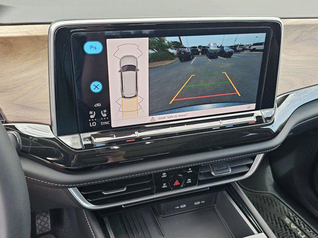 new 2025 Volkswagen Atlas car, priced at $45,656