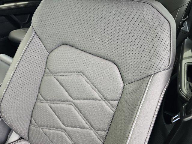 new 2025 Volkswagen Atlas car, priced at $45,656