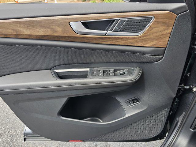 new 2025 Volkswagen Atlas car, priced at $45,656