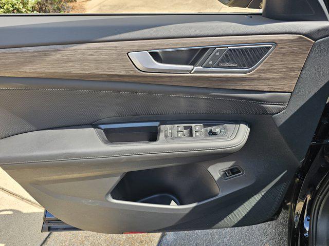 new 2025 Volkswagen Atlas car, priced at $56,551