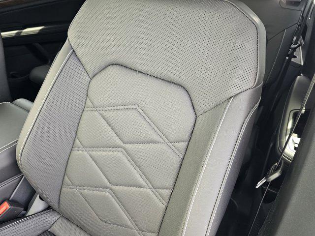 new 2025 Volkswagen Atlas car, priced at $46,251