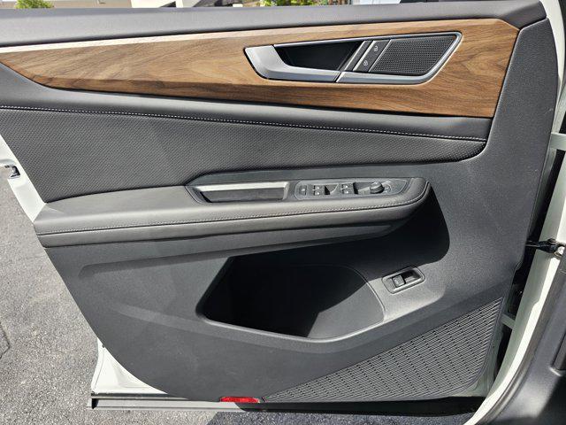 new 2025 Volkswagen Atlas car, priced at $46,251